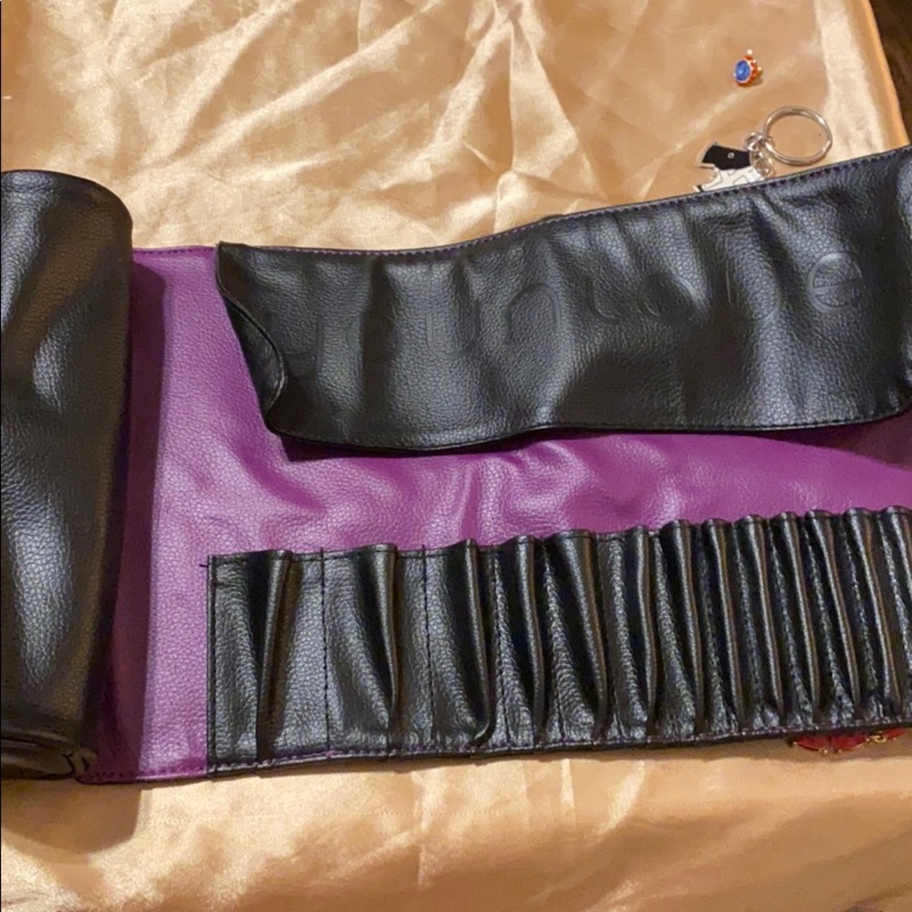 Younique Makeup Brush Roll